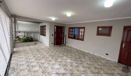 Casa com amplo quintal e churrasqueira, à venda no Centro de Itu ??