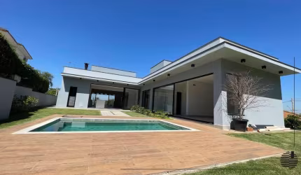 Casa incrível disponível para venda, no Condomínio Campos de Santo Antônio I em Itu.