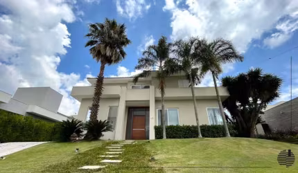 Linda casa no Condomínio Plaza Atheneé em Itu.