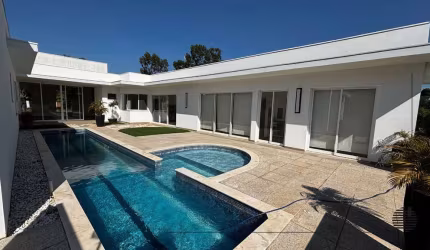 Casa á venda e locação no condomínio Haras Paineiras em Salto??