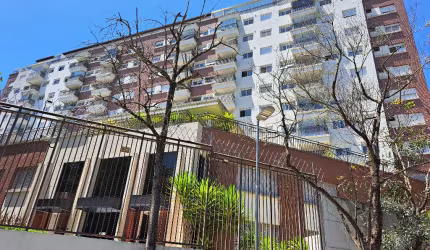 Maravilhoso apartamento com 105 m² de 03 dormitórios com closet e suíte.