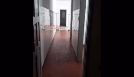 CASA TÉRREA PARA VENDA PRÓXIMO AO MERCADO OXAN