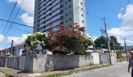 Bairro do Cordeiro, apto 02 qtos sendo 01 suíte, área de lazer completa