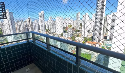 Torre, andar alto, todo reformado, 02 qtos sendo 01 suíte