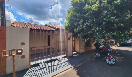 casa a venda proxima ao mercado peniel