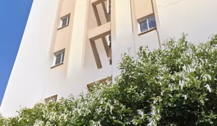 Lindo apartamento no centro com 1 dormitório, com WC e Elevador