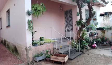 RUDGE RAMOS - CASA TÉRREA COM 2 DORMITÓRIOS E 2 VAGAS