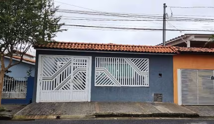 CASA 2 DORM 1 WC EDÍCULA 3 VAGAS