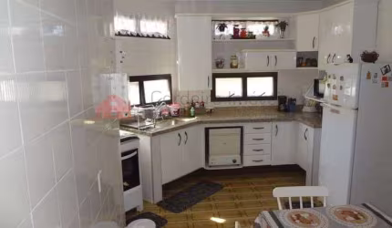 Apartamento para Venda em Serra Negra, Centro, 3 dormitórios, 1 suíte, 3 banheiros, 2 vagas