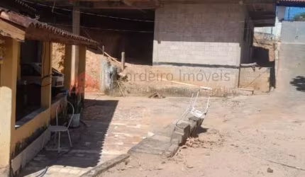 Casa para Venda em Serra Negra, Alto das Palmeiras, 5 dormitórios, 2 banheiros