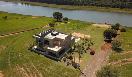 Casa em condomínio fechado com 5 quartos à venda na Praça Padre Tavares, Santa Cristina, Avaré por R$ 4.000.000