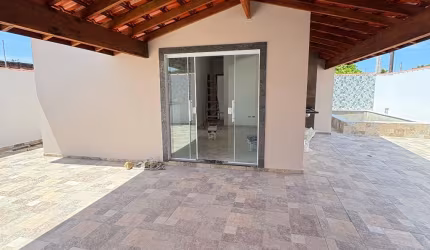 Casa com 02 dormitórios em Itanhaém