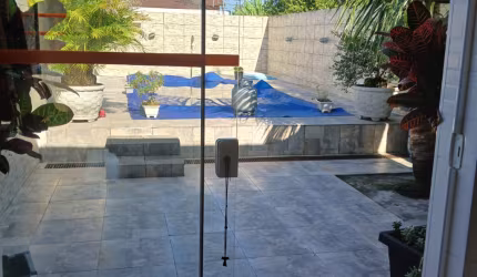 Casa para venda em Mongaguá com 02 quartos