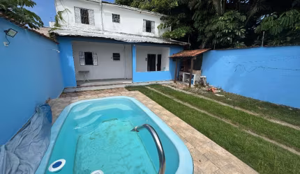 Casa com piscina em Mongaguá