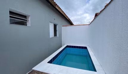 Incrível casa em condomínio com piscina em Itanhaém