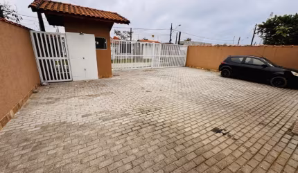 Casa em condomínio com 01 quarto em Itanhaém