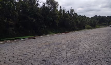Terreno sendo lote inteiro à 2.8 km da rodovia em Itanhaém