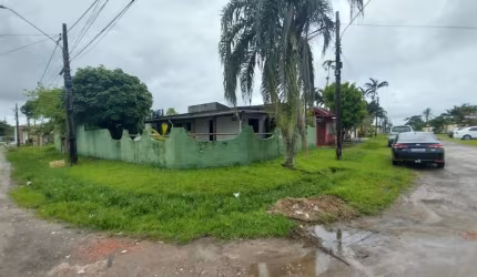 Casa com 2 quartos à 1 km do mar em Itanhaém