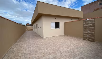 Casa nova com piscina e que aceita financiamento em itanhaém