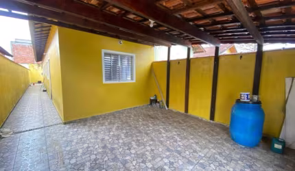 casa com churrasqueira e 2 quartos em itanhaem