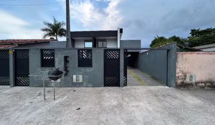 Linda casa a venda , pronta para morar