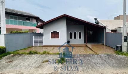 Casa Condomínio fechado excelente localização