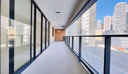 Apartamento com 3 suítes em Botafogo