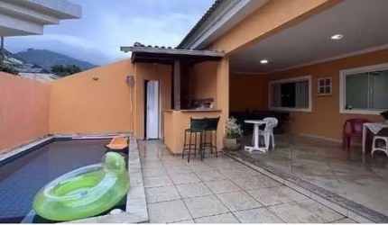 Casa com 3 dormitórios à venda, 200 m² por R$ 580.000,00 - Vargem Grande - Rio de Janeiro/RJ