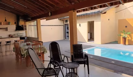 Casa com 3 quartos sendo 2 suítes no Parque São Carlos em Três Lagoas - MS