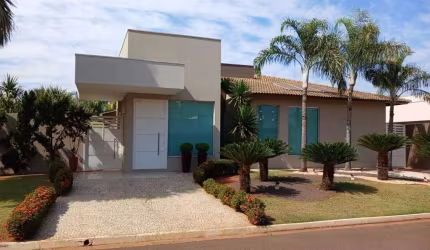 Linda casa com 3 suítes à venda no condomínio Alto dos Ipês em Três Lagoas - MS | Amplitude e sofisticação