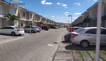 Dupléx em condomínio fechado em Messejana