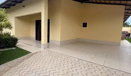 Casa com 04 quartos no Eusébio