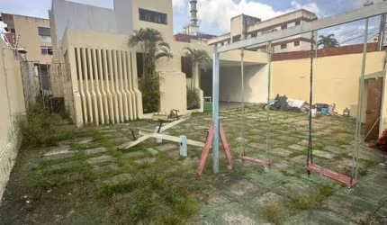 Casa para fins comerciais com ótima localização