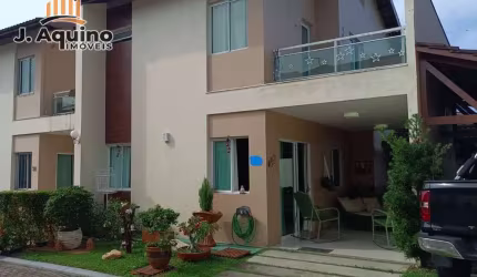 Excelente casa em condomínio Fechado com 3 suítes no José de Alencar