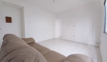 Ap lindo reformado 2 dormitorios( 1 suite) ocian Praia Grande -SP reformado