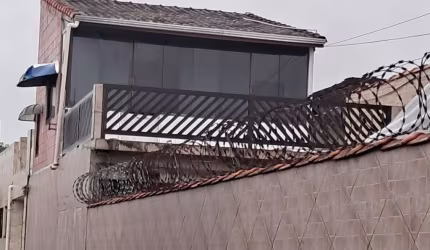 Casa com edicula ocian zona 2 para reforma