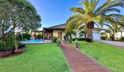 Casa em condomínio fechado com 3 quartos à venda na Estrada do Mar, s/n, Atlântida, Xangri-Lá, 180 m2 por R$ 2.150.000