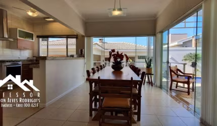 Belíssima Casa Térrea no Condomínio Jardim dos Ipês em Limeira-SP