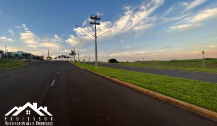 Ótimo Terreno com 256 m²  no Bairro Colinas do Engenho em Limeira-SP  (HP)
