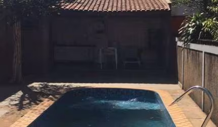 Sobrado Espaçoso com Piscina no Centro de Limeira-SP (HP)