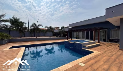Maravilhosa Casa no Condomínio Jardim Imperial em Limeira-SP