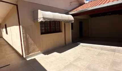 Casa + edícula à venda no Jardim Nova Europa em Limeira-SP