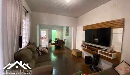 Imóvel com duas casas à venda no bairro Boa Vista em Limeira-SP