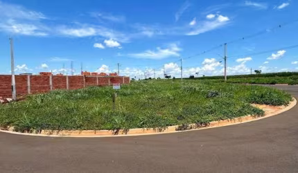 Terreno de Esquina no Residencial Colinas do Engenho II em Limeira-SP