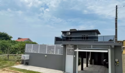 Casa à venda em Imbituba, Praia da Ribanceira - 100m² de área construída