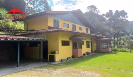 Sobrado 3 dormitórios à venda, 300 m², Barreiro, Santo Antônio do Pinhal/SP,  terreno 2160 m², espaço gourmet c/ churrasqueira, 6 vagas, à 2 km centro