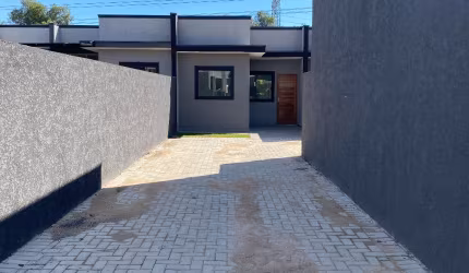 LINDA CASA , PRONTA PARA MORAR!! ÓTIMA LOCALIZAÇÃO PRÓXIMO A TUDO