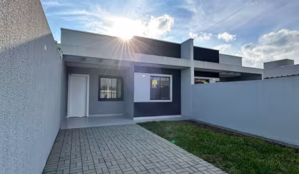 LINDA CASA LOCALIZADA NO COSTEIRA!! COM ACABAMENTO DE PRIMEIRA