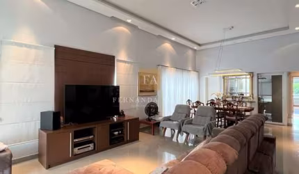 Casa no Condomínio Trípoli