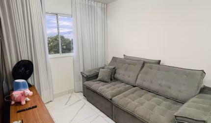 Apartamento saída de chapada, 2 quartos, piso porcelanato e planejados.